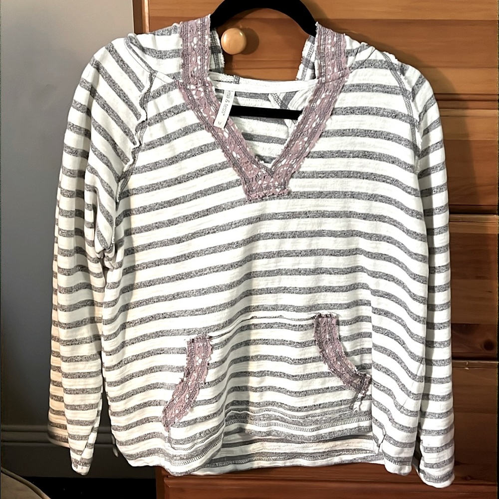 Light weight shirt with hood